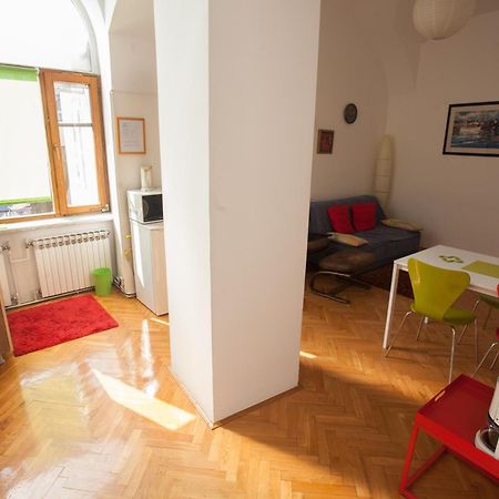 Apartments Lina - Center With Free Parking! Zagreb Room photo